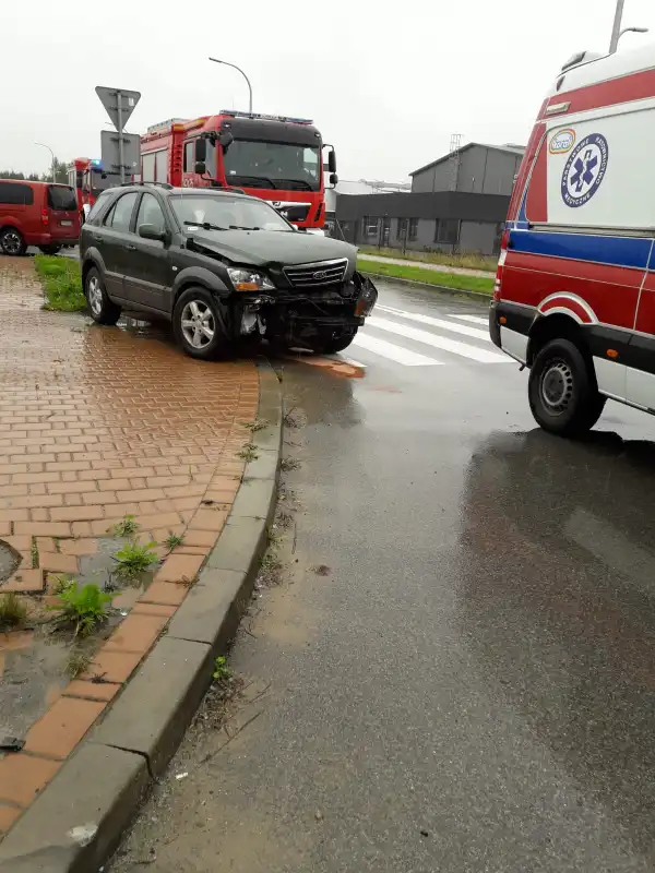 Kolizja w Starym Sączu. Zderzyły się dwa samochody osobowe