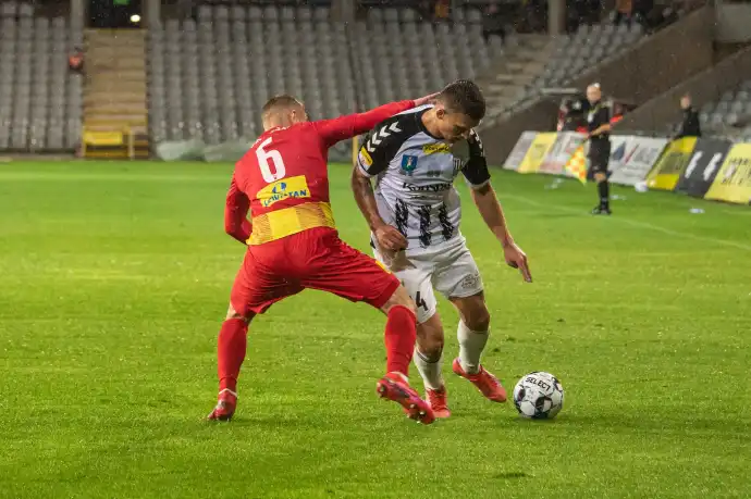 Sandecja pokonuje lidera rozgrywek Fortuna I ligi Koronę Kielce i awansuje na trzecią lokatę w tabeli
