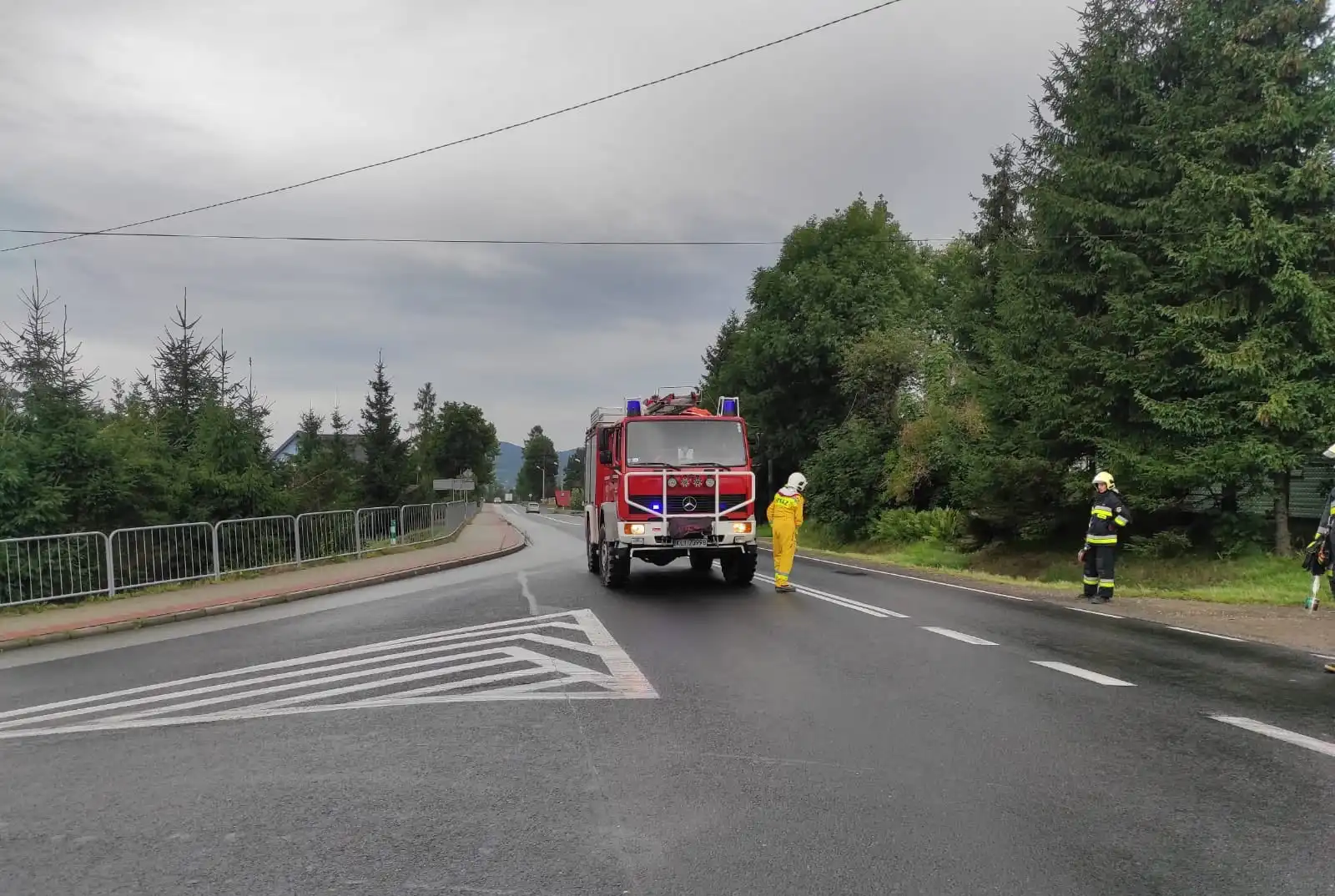 Wypadek w Podłopieniu. Dwie osoby poszkodowane