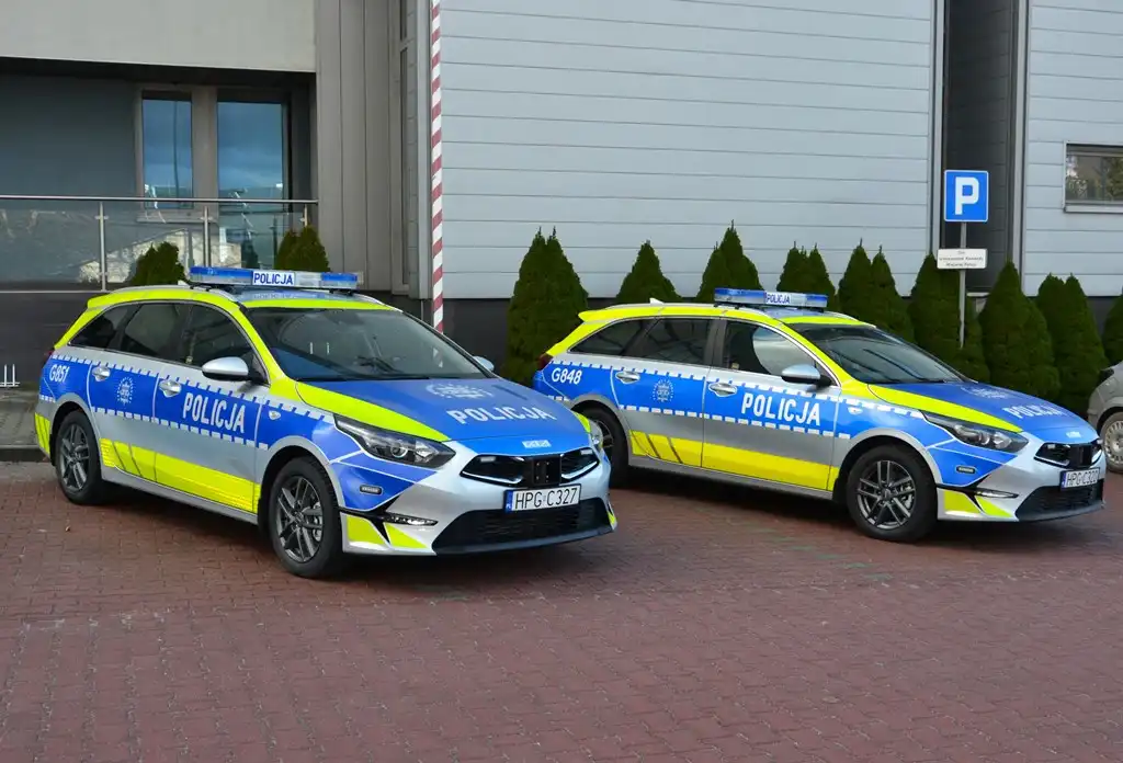 Policjanci z grybowskiego komisariatu otrzymali dwa nowoczesne pojazdy