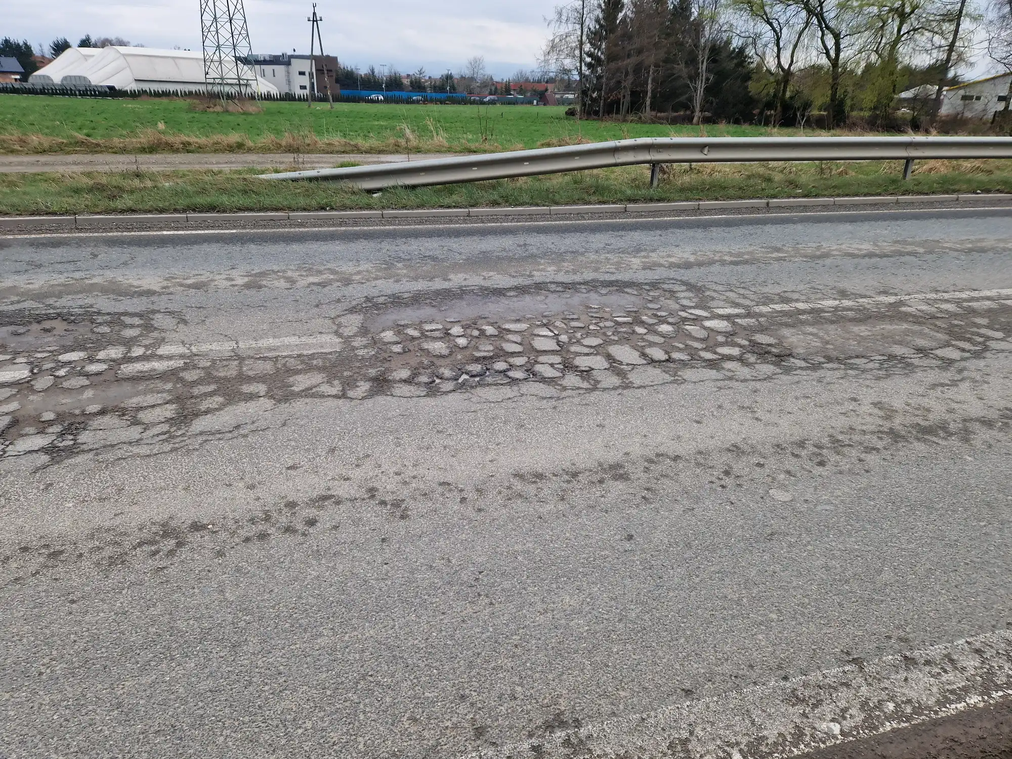 Obwodnica zachodnia Nowego Sącza w coraz gorszym stanie