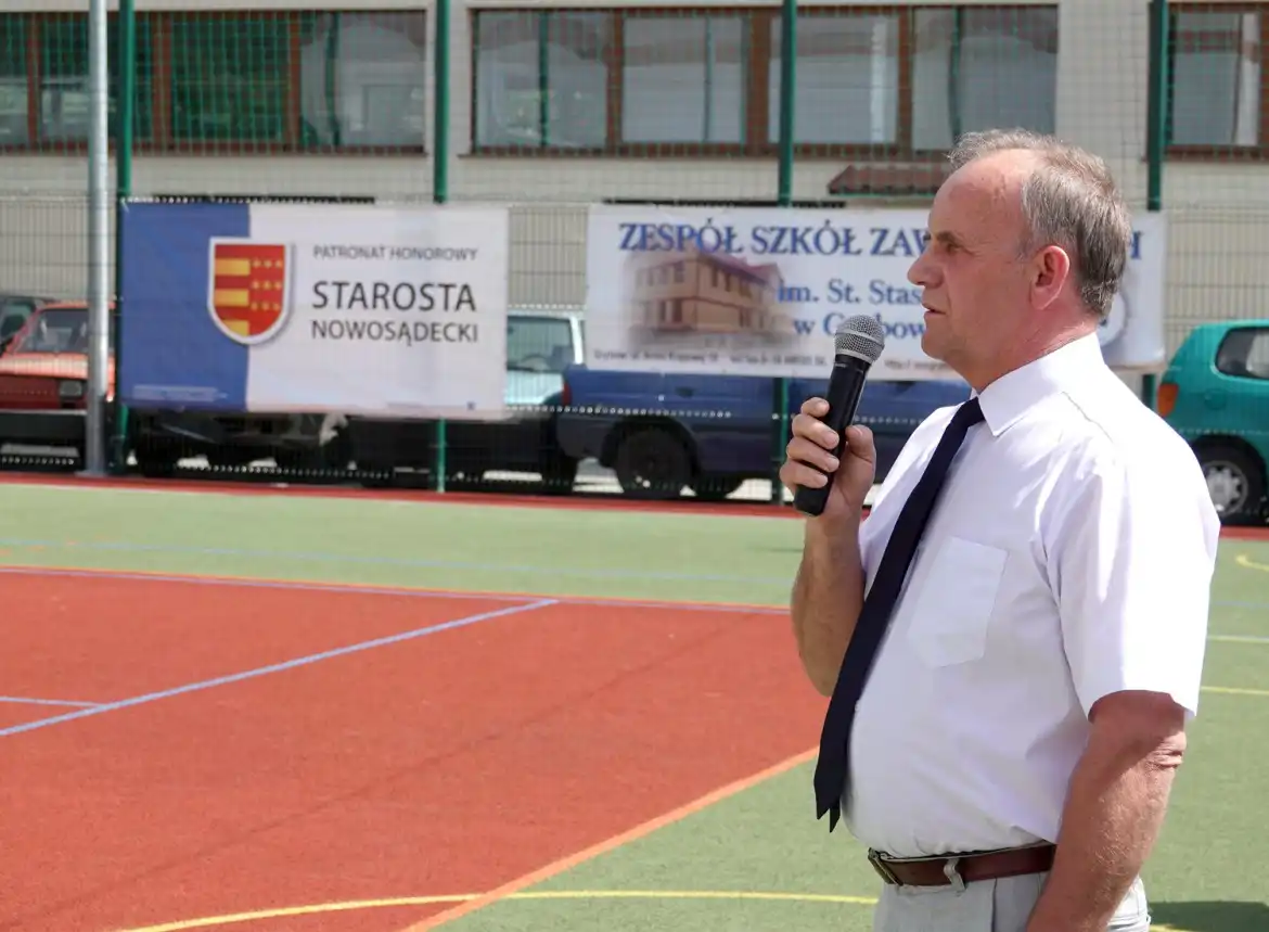 Nowoczesne boisko przy powiatowym ZSZ w Grybowie oficjalnie otwarte