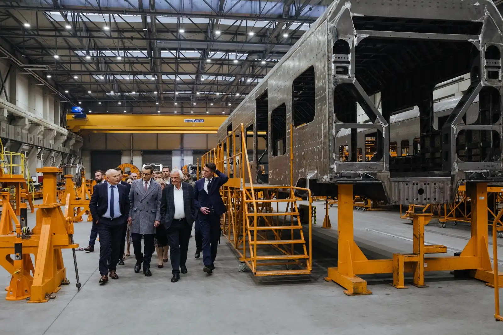 Premier Mateusz Morawiecki spotkał się z pracownikami zakładu NEWAG