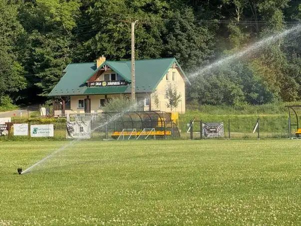 Modernizacja boiska sportowego GKS Zawisza w Rożnowie zakończona