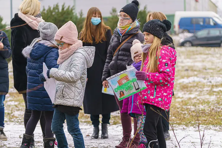 Mieszkańcy osiedla Nawojowska walczą o park. Nie chcą wycinki ponad stu drzew