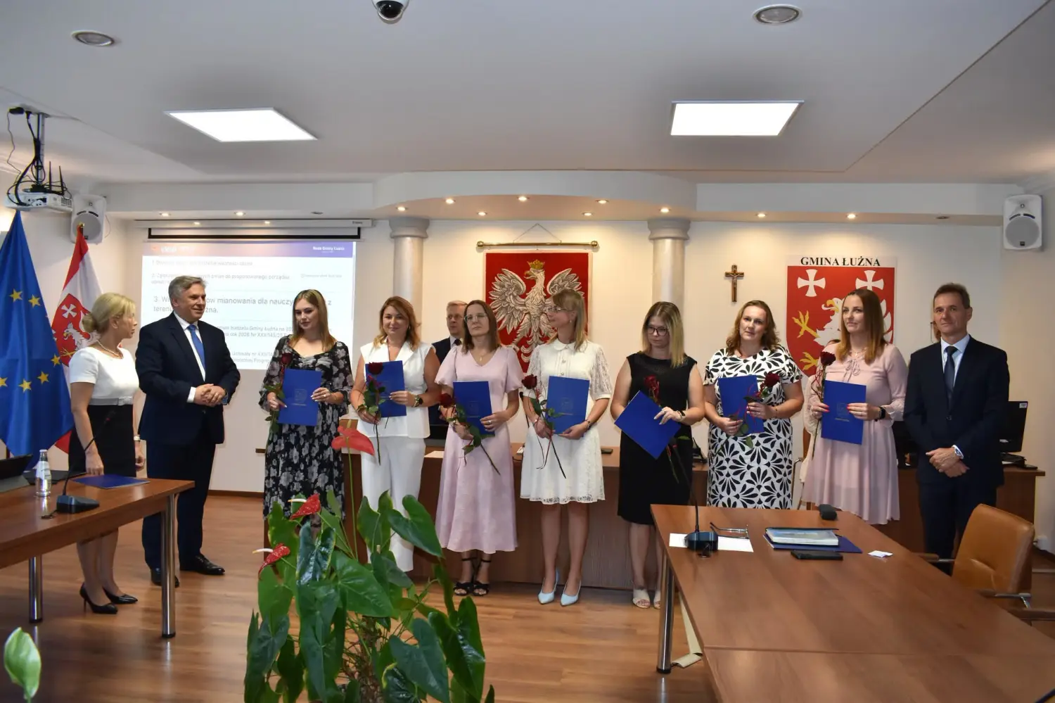 Siedem nauczycielek z gminy Łużna z awansem zawodowym. Wręczono oficjalne akty