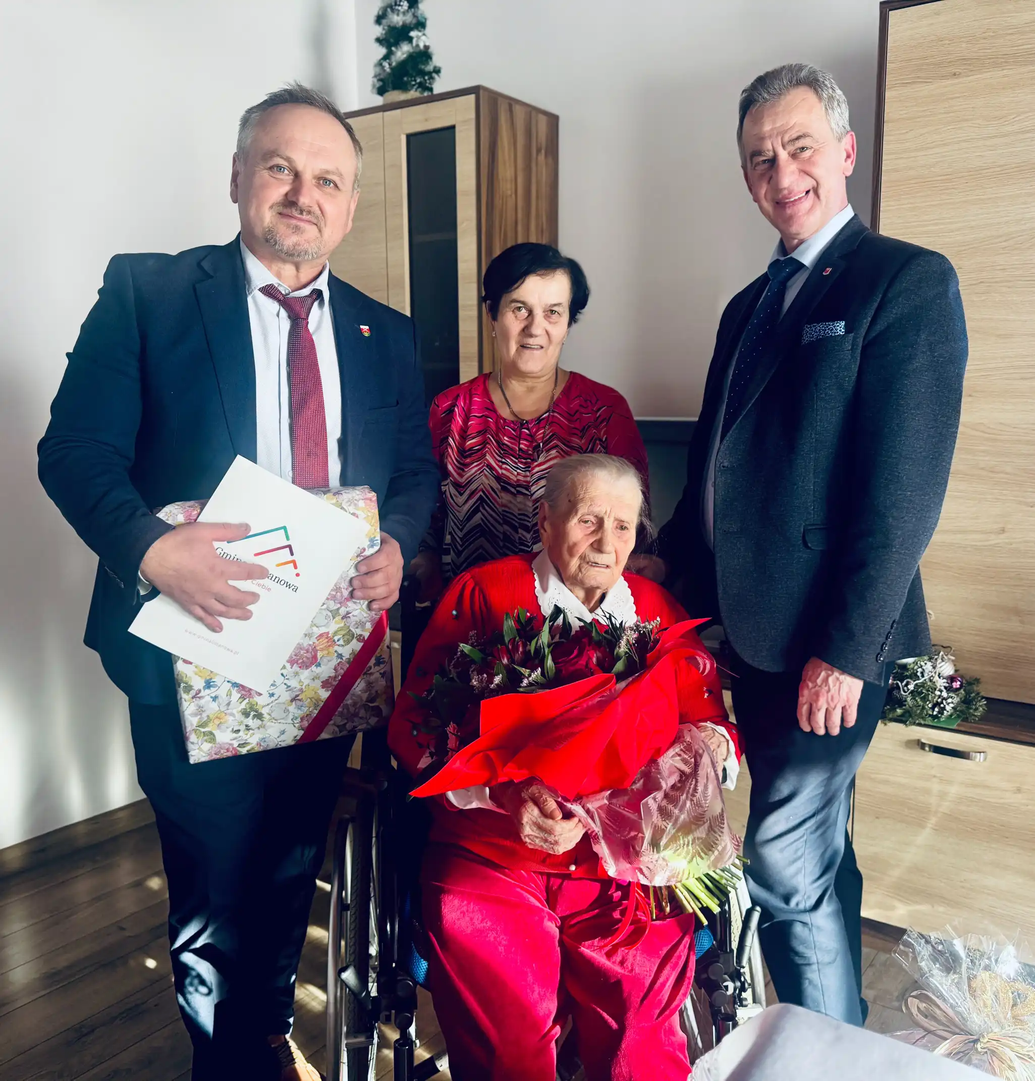 Pani Maria Opiela obchodzi 102. urodziny. Wyjątkowy jubileusz w gminie Limanowa