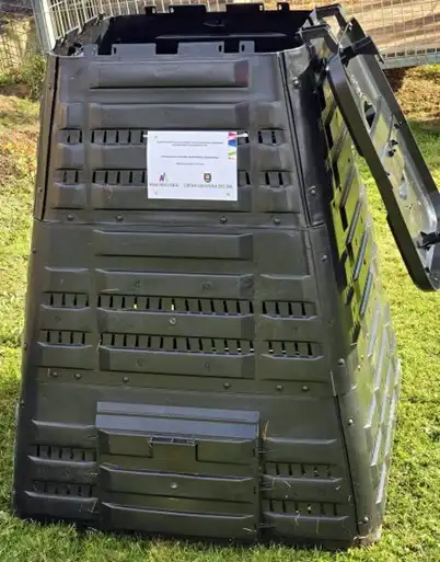 Gmina Łososina Dolna rozdaje kompostowniki. Mieszkańcy skorzystają z dofinansowania