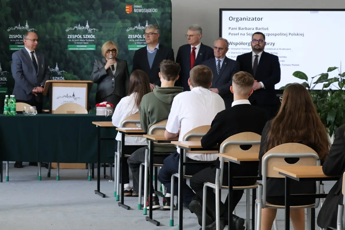 Młodzi historycy ze Starego Sącza najlepsi. Zwycięstwo w konkursie o Józefie Czapskim