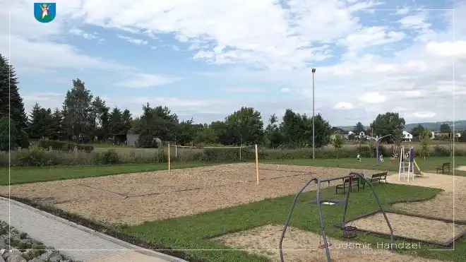 Zakończyła się modernizacja placu zabaw na osiedlu Poręba Mała
