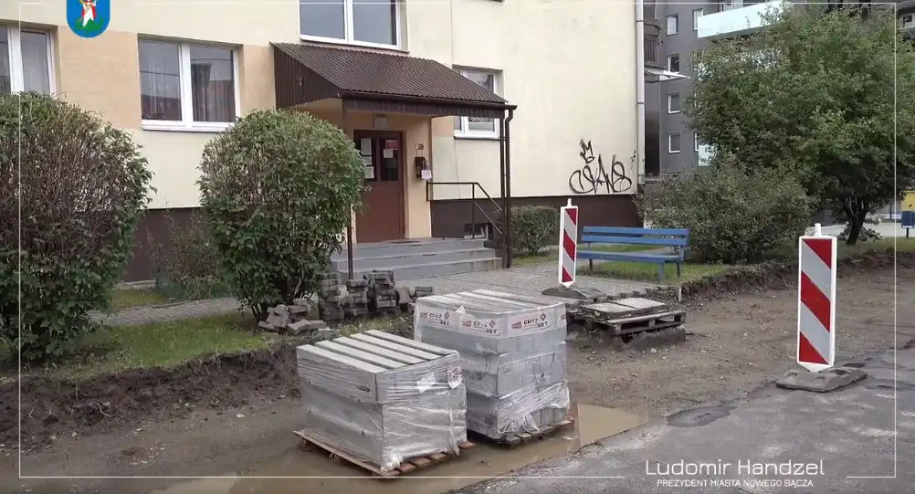 Trwa remont chodnika na ul. Cichej w Nowym Sączu