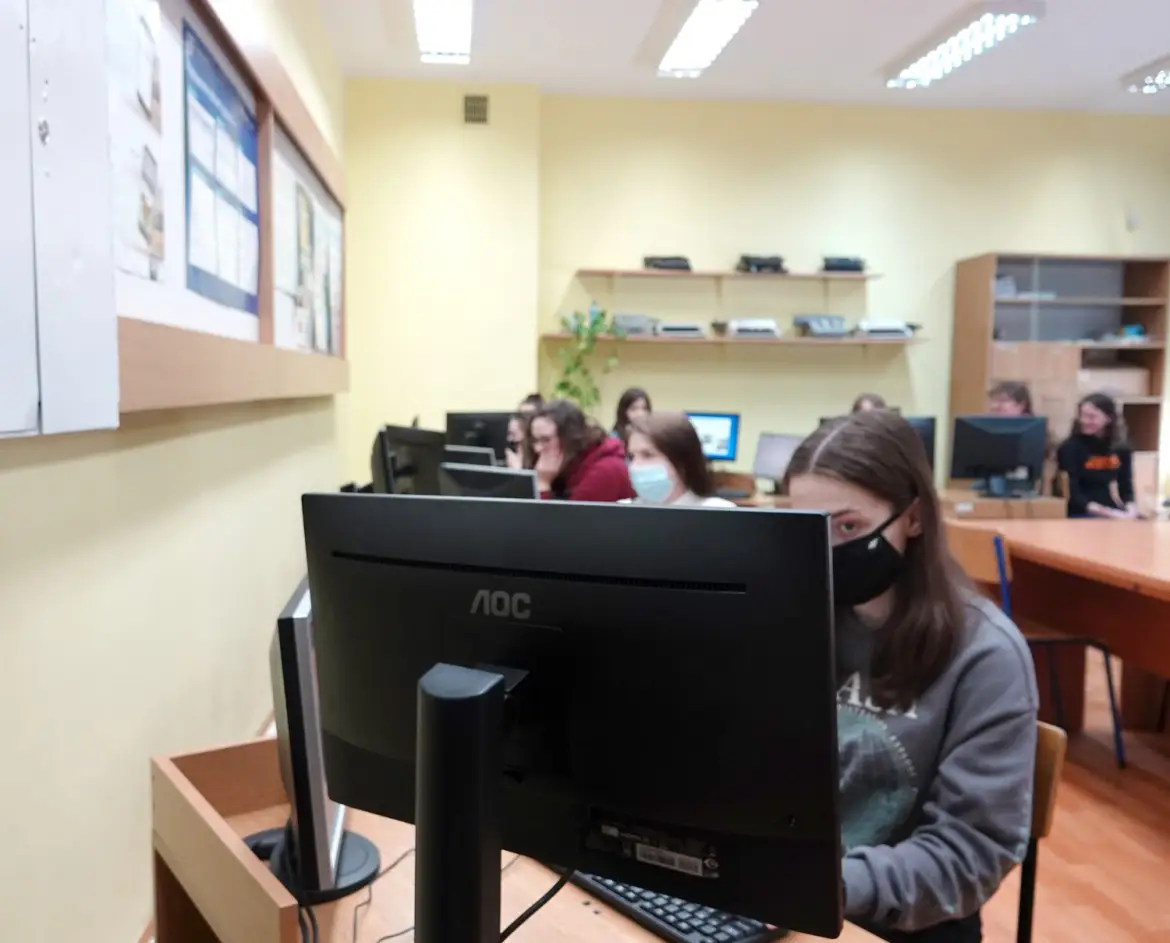 Nowy sprzęt komputerowy w Zespole Szkół w Nawojowej