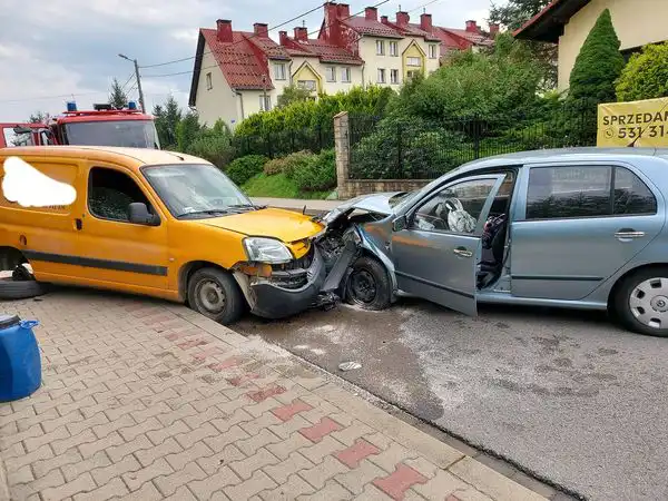Czołówka dwóch osobówek w Mszanie Dolnej