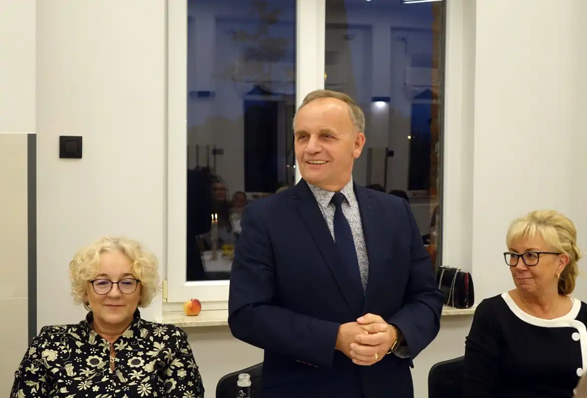 Przedstawiciele władz Powiatu Nowosądeckiego i Zespół Regionalny „Janczowioki” gościli na powiatowo-gminnych dożynkach w Strzepczu