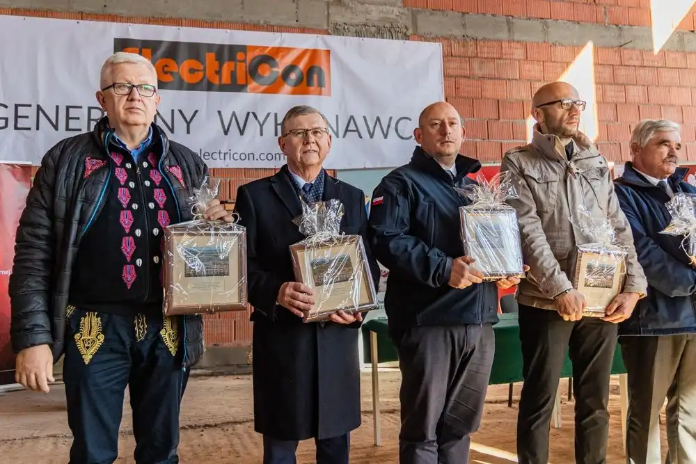 Nowa remiza w Nowym Sączu. Kamień węgielny wmurowany, inwestycja w pełnym rozwoju
