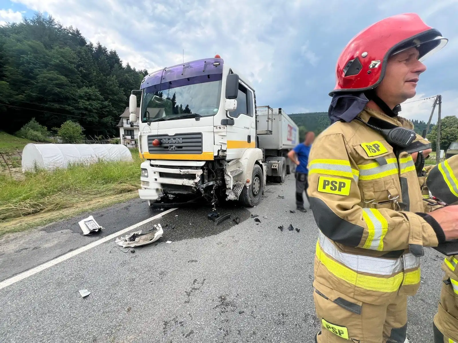 Wypadek na DK75 w Witowicach Dolnych. Zderzyły się dwa pojazdy