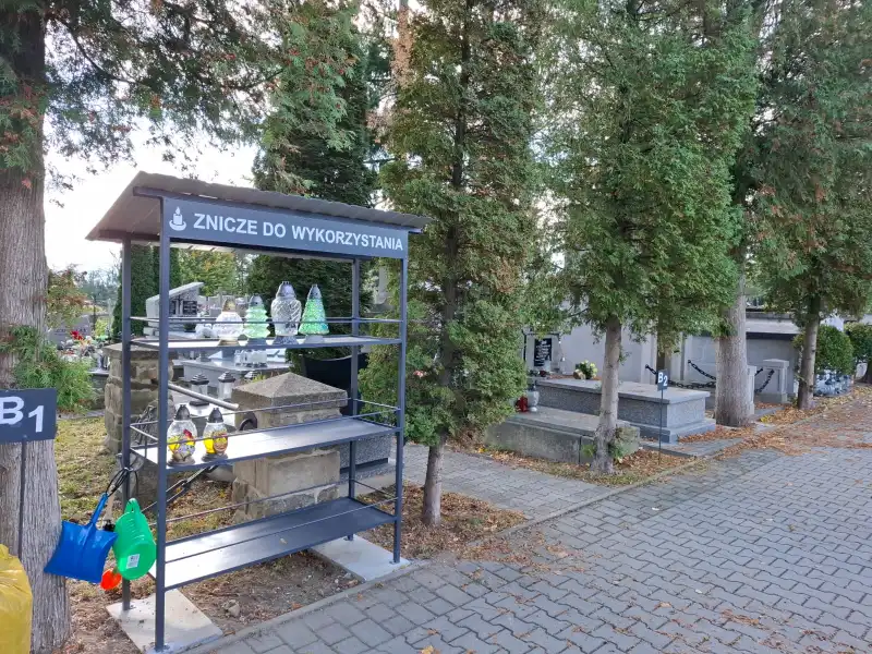 Stare znicze, nowe życie. Ekologiczna inicjatywa w Starym Sączu