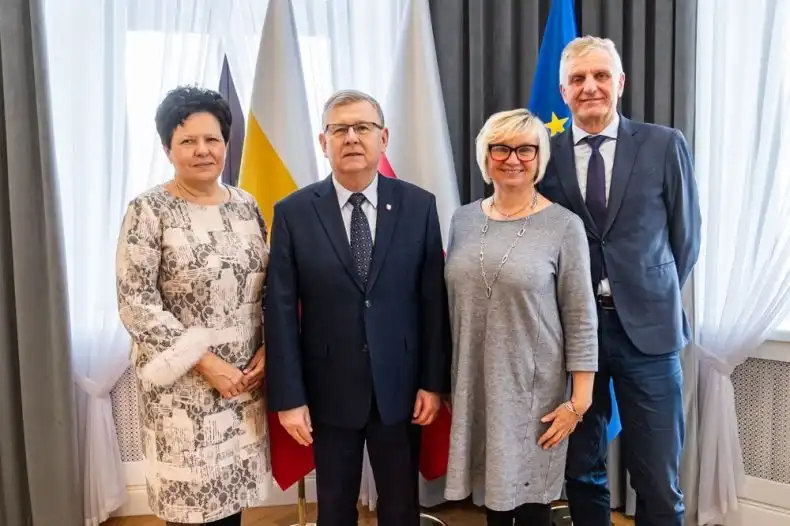 Wicemarszałek Małopolski w regionie sądeckim: jubileusze, kultura i nowe inwestycje sportowe