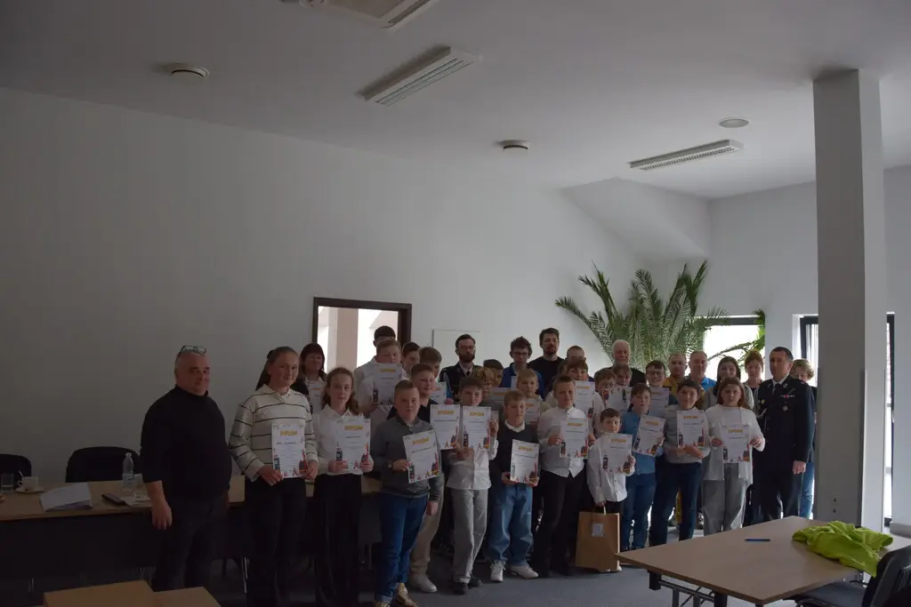Sprawdzili wiedzę o straży pożarnej. Eliminacje gminne w Dobrej