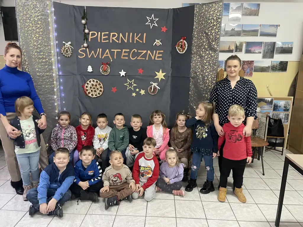 Świąteczne pierniki w GCK Lipinki. Kreatywność dzieci nie zna granic