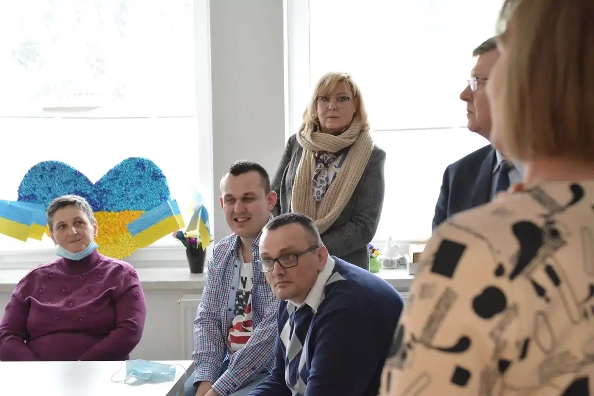 Marszałek Witold Kozłowski z wizytą u niepełnosprawnych w Piwnicznej-Zdroju