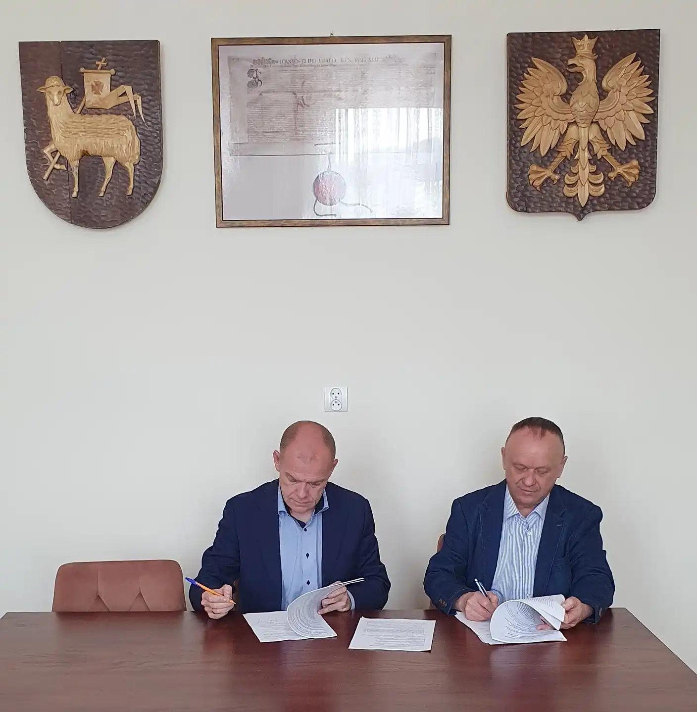Nowy chodnik w Zubrzyku. Podpisano umowę na realizację inwestycji