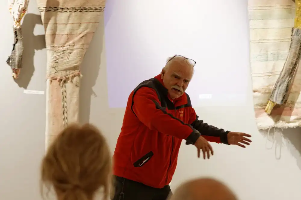 Poetyckie spotkanie z Julianem Klamerusem w Muzeum Nikifora