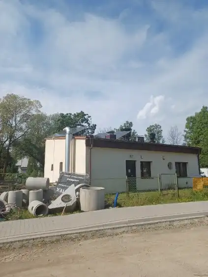 Limanowa: Trwa budowa instalacji fotowoltaicznych zasilających pompownie wody i przepompownie ścieków oraz budynki użyteczności publicznej