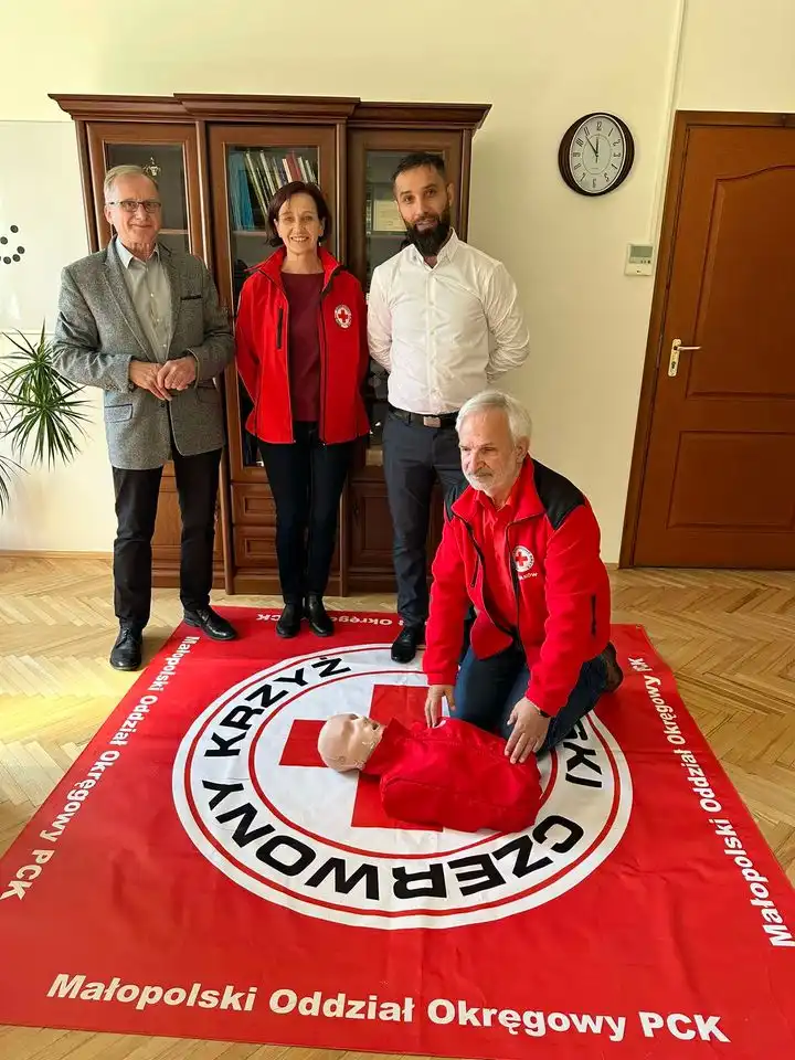 Resuscytacja ratuje życie. Gmina Mszana Dolna promuje umiejętności pierwszej pomocy