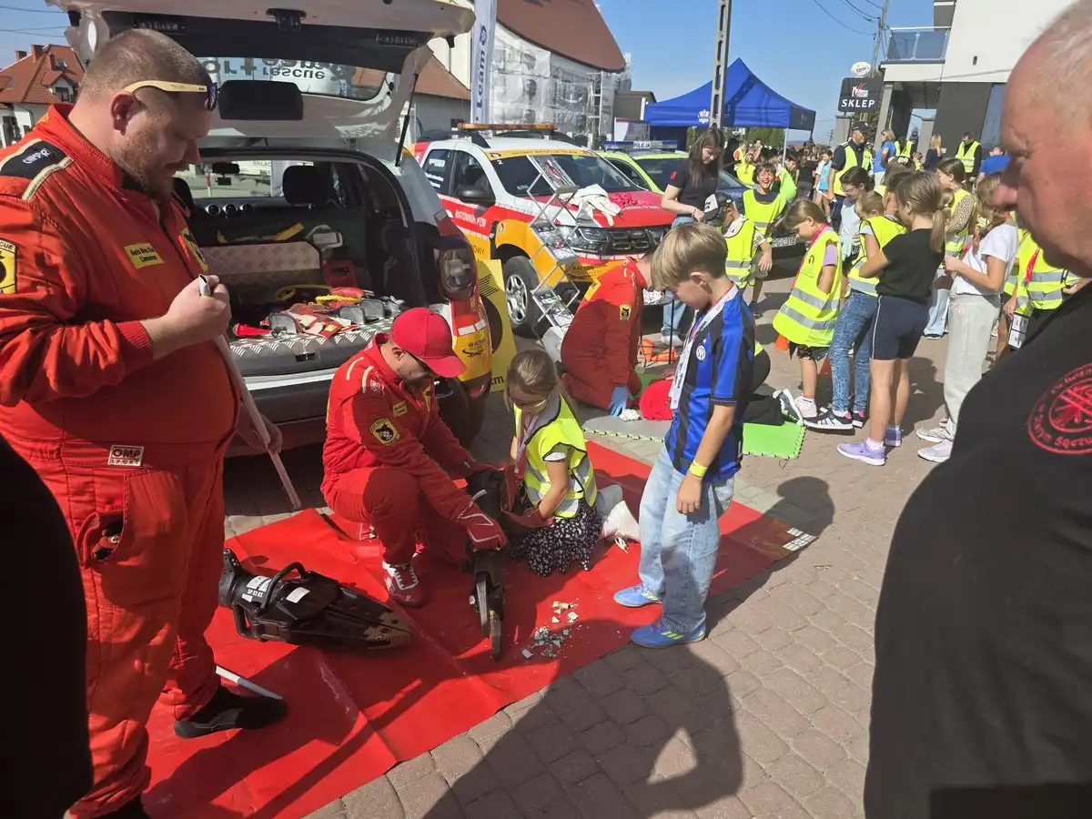 „Hulaj z głową”. Piknik w Mordawce uczy bezpieczeństwa
