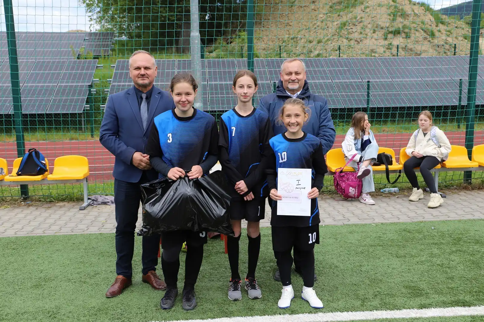 Sportowe emocje w Męcinie. Dziewczęta walczyły o mistrzostwo gminy