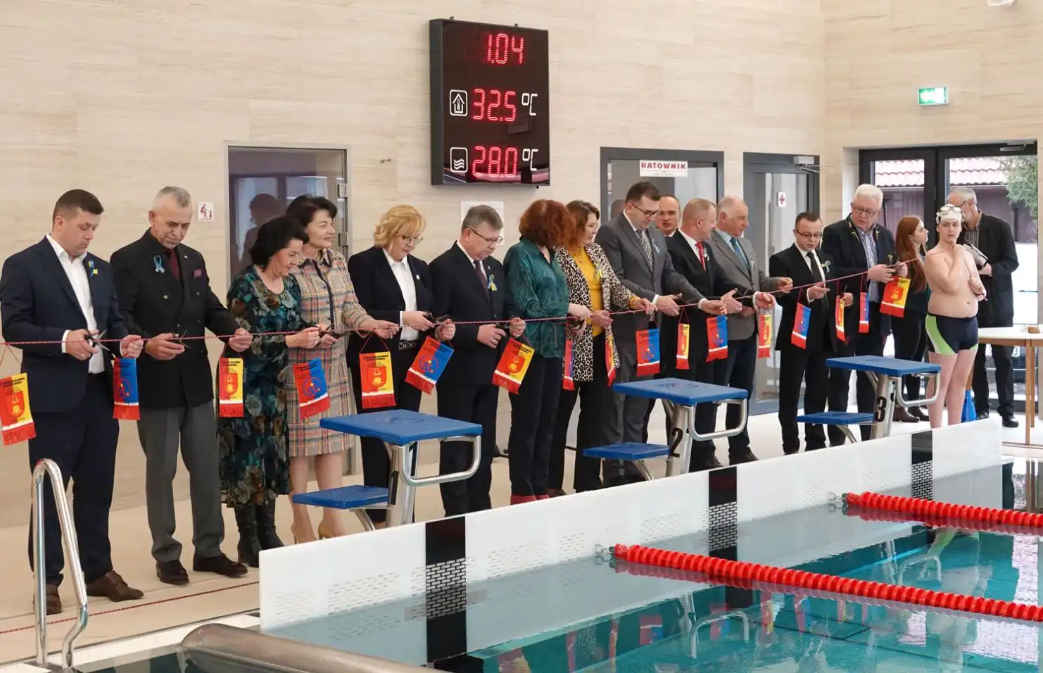 Basen w Korzennej oficjalnie otwarty