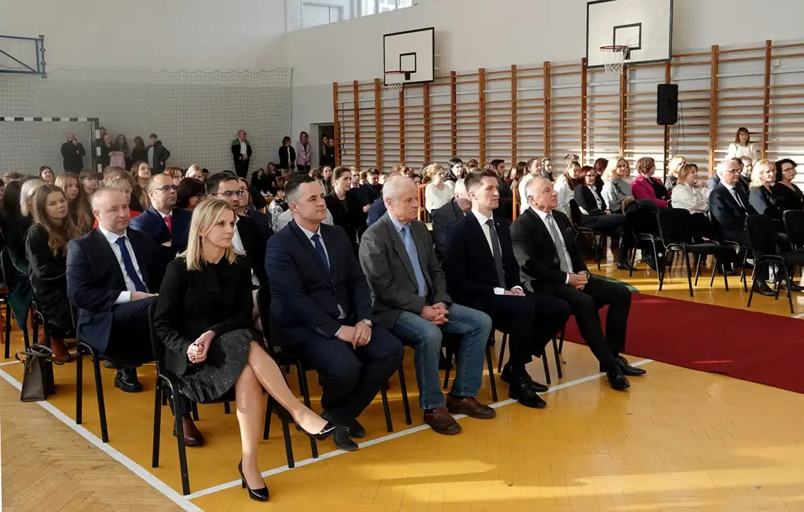 Wspólne kolędowanie i potrawy wigilijne w ZSP w Nawojowej