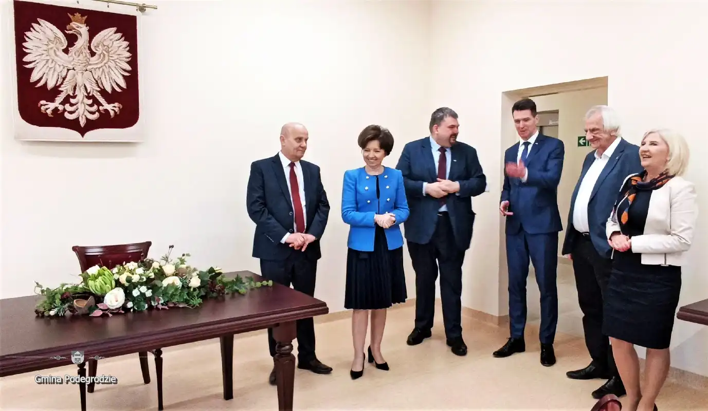 Minister Rodziny i Polityki Społecznej Marlena Maląg odwiedziła seniorów Gminy Podegrodzie