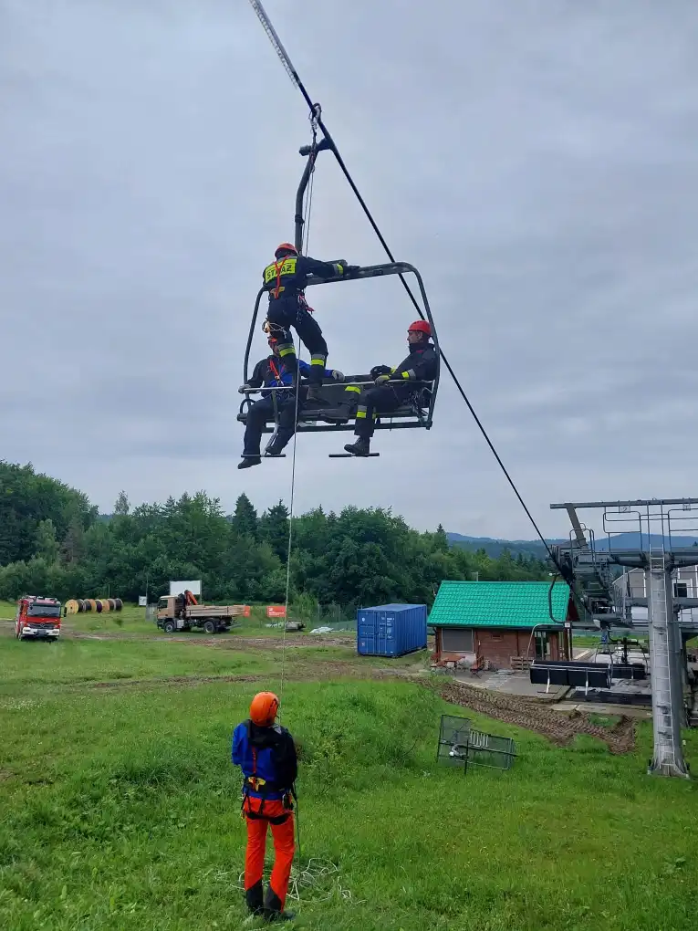 Krynica-Zdrój: strażacy ćwiczyli na wysokości