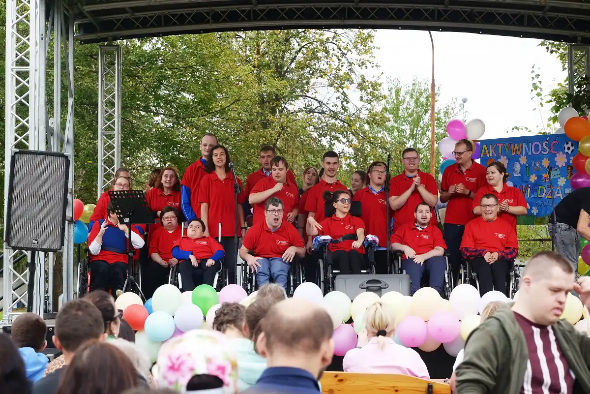 VI Festiwal 'Aktywność i Wiedza'. Integracja i radość osób niepełnosprawnych w Nowym Sączu pod patronatem Prezydenta Miasta