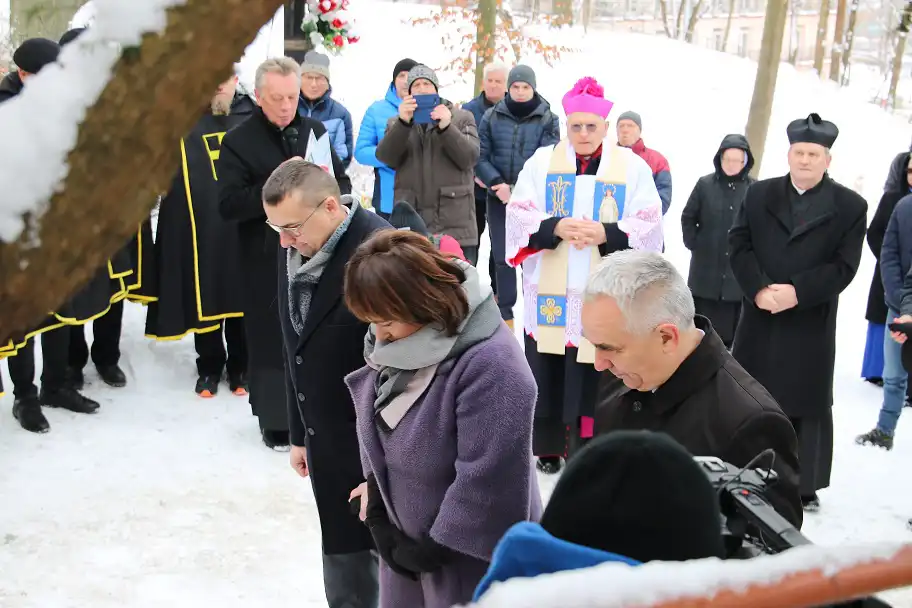 Krynica-Zdrój: Pomnik bł. ks. Prymasa Stefana Wyszyńskiego oficjalnie odsłonięty