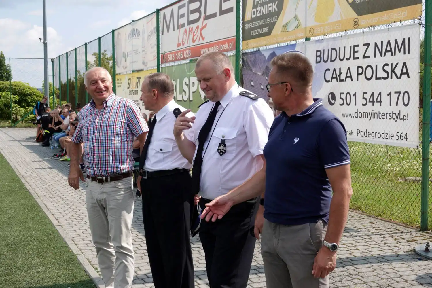 Młodzieżowa Drużyna Pożarnicza z Binczarowej z pucharem w VIII Powiatowym Turnieju Piłki Nożnej