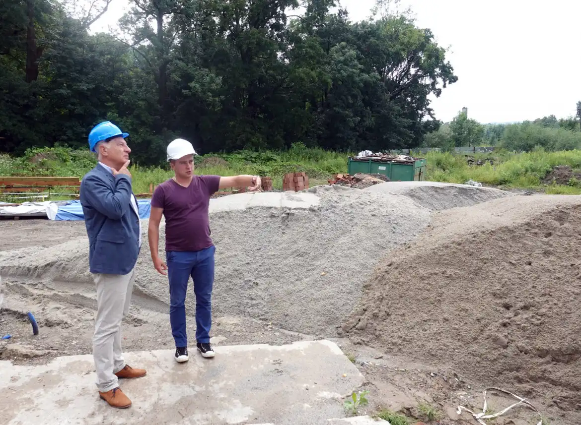 Budowa hali sportowej w Marcinkowicach przebiega zgodnie z planem