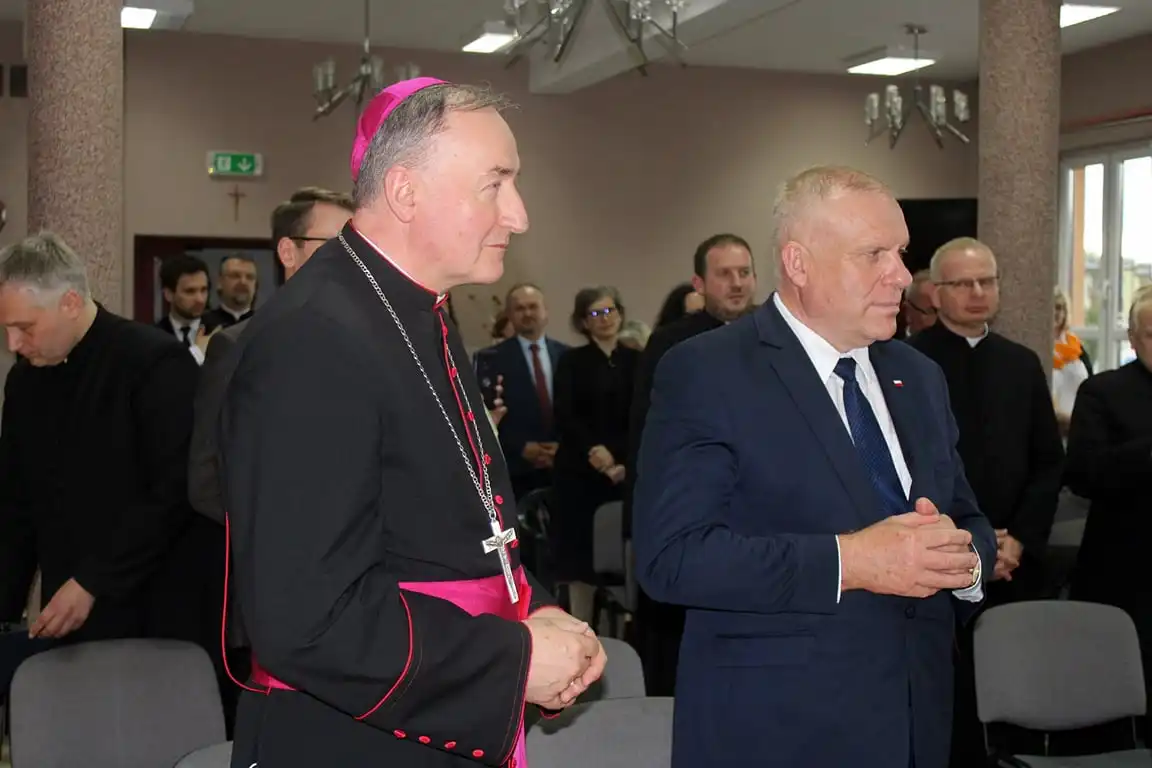 W Limanowej otwarto Oddział Poradni Specjalistycznej i Telefonu Zaufania „Arka”