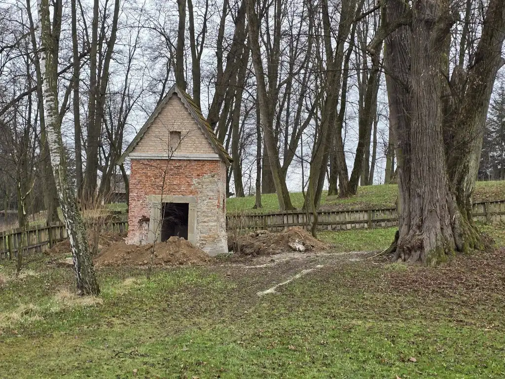 Historyczny Dwór w Świdniku zyskuje nowe życie. Trwa remont zabytku z 1752 roku