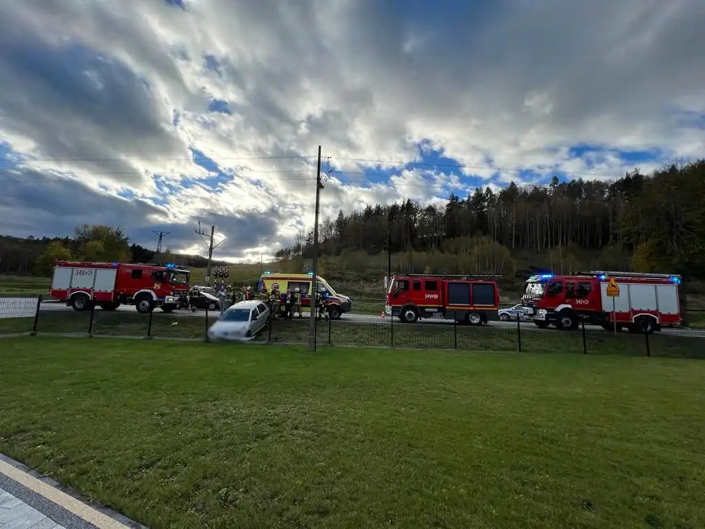 Barcice: kolizja samochodu osobowego z pociągiem