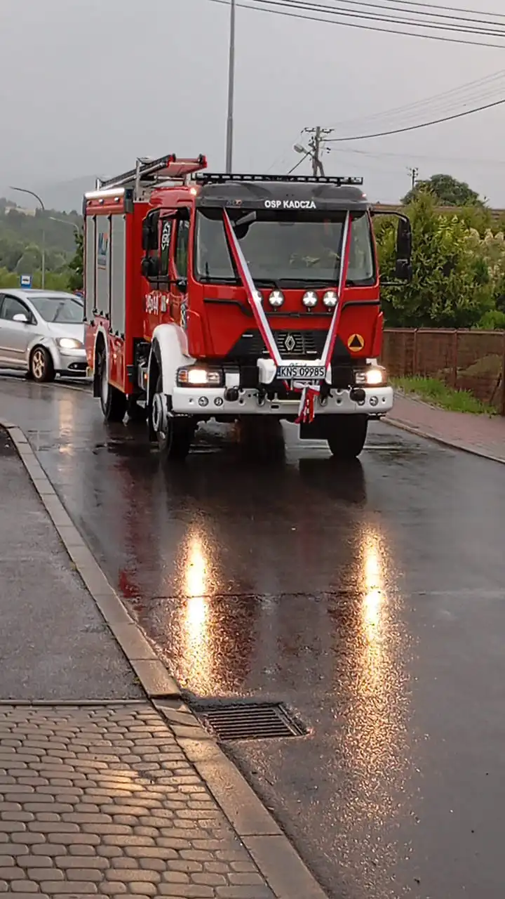 Nowy wóz strażacki w Kadczy. Renault D16 już na miejscu