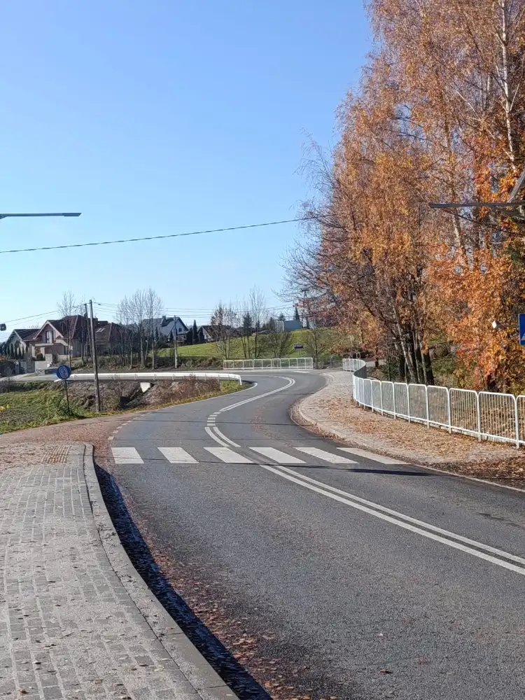 Bezpieczniej w Siedlcach. Zakończono budowę chodnika przy drodze powiatowej