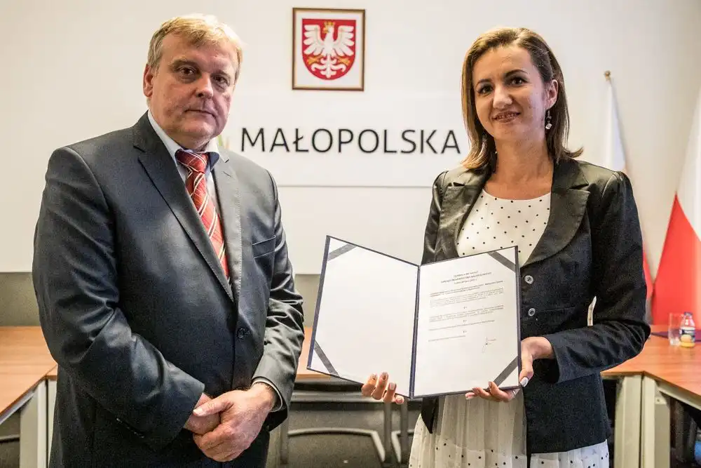 Nominacje dla dyrektorów małopolskich szkół i bibliotek wręczone