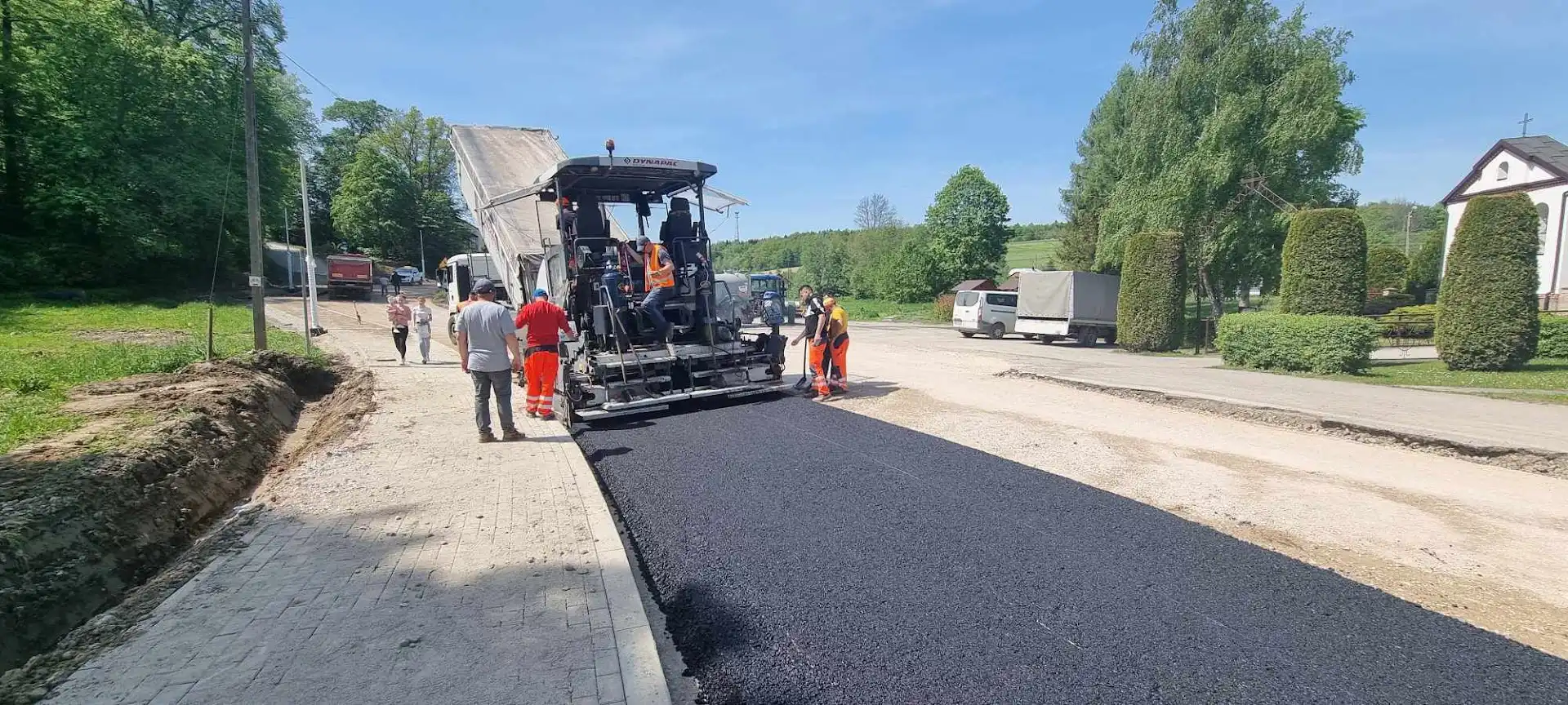 Nowa nawierzchnia i bezpieczeństwo. Rusza przetarg na modernizację drogi powiatowej
