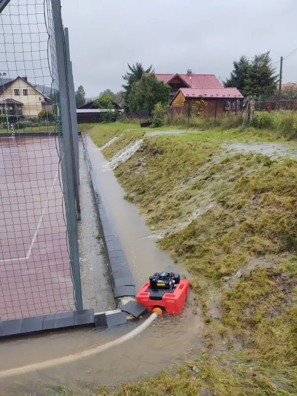Sądecczyzna: Strażacy walczą ze skutkami intensywnych opadów deszczu
