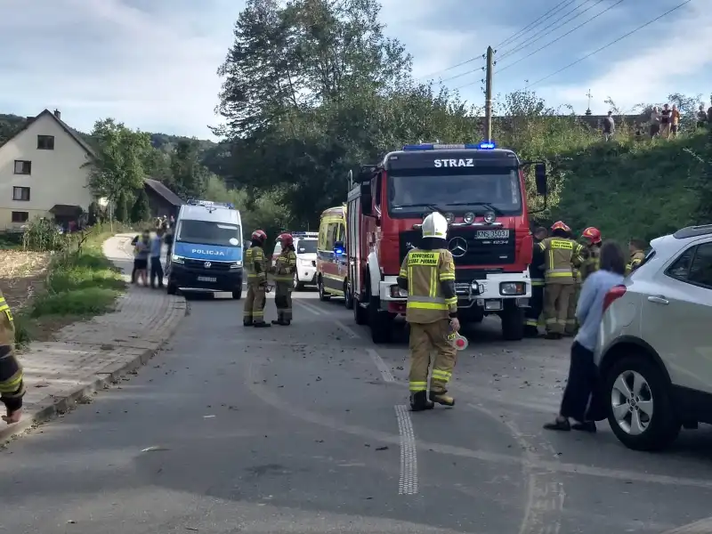 Wypadek w Przydonicy. Samochód zderzył się z hulajnogą. W akcji śmigłowiec LPR