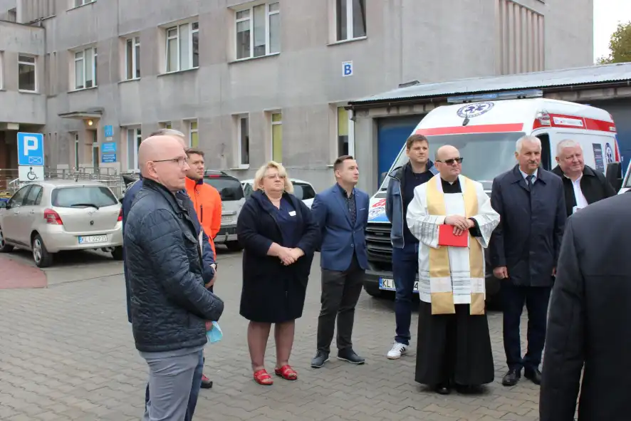Szpital w Limanowej ma nowy ambulans