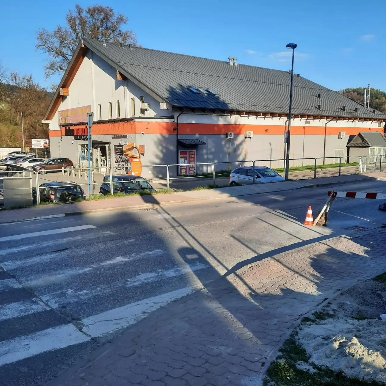 Uciążliwy lewoskręt w Krynicy do poprawki. Miasto reaguje na skargi kierowców